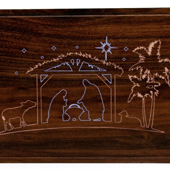 Handmade-walnut and resin cutting board/Christmas